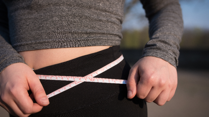 お腹の脂肪吸引のダウンタイムはどのくらい？アフターケアの方法やダウンタイムの短い脂肪吸引とは？